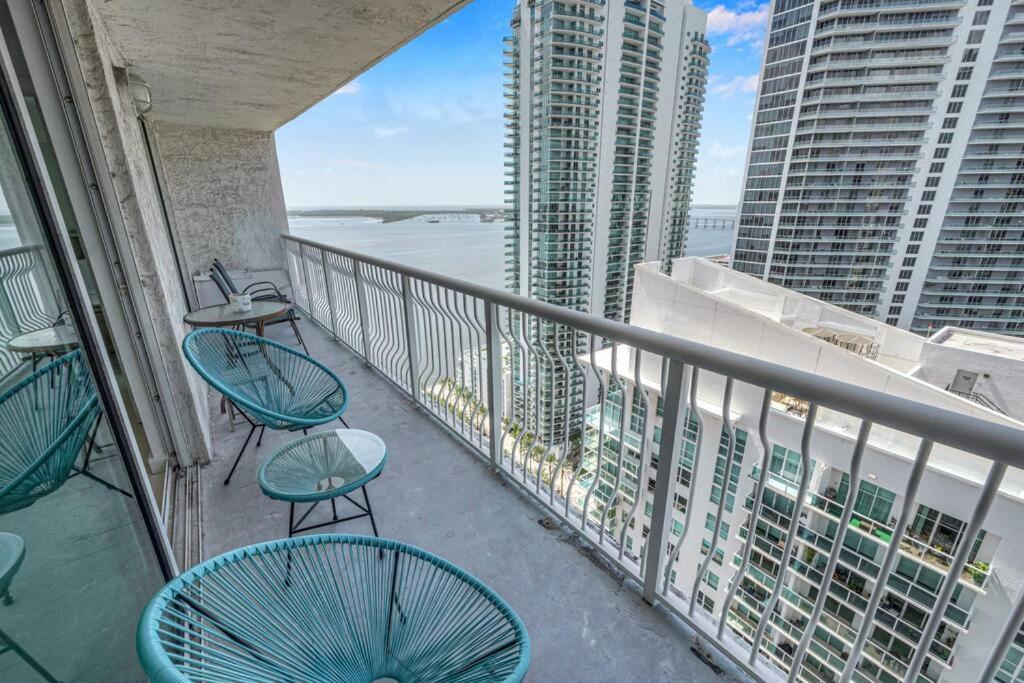 Appartement Luxurious Private Unit With Parking à Miami Extérieur photo