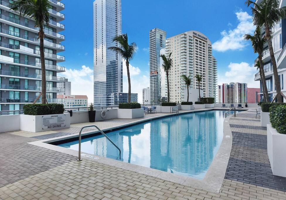 Appartement Luxurious Private Unit With Parking à Miami Extérieur photo