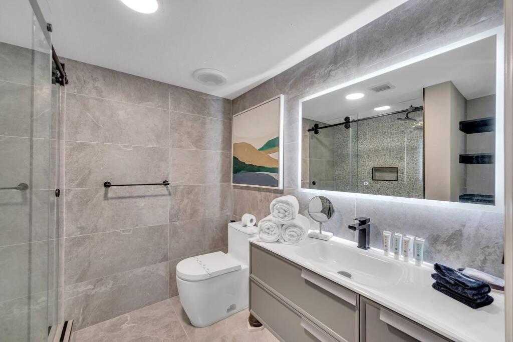 Appartement Luxurious Private Unit With Parking à Miami Extérieur photo