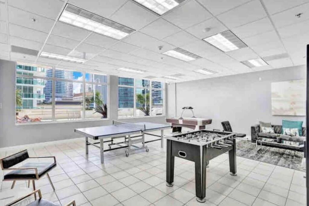 Appartement Luxurious Private Unit With Parking à Miami Extérieur photo
