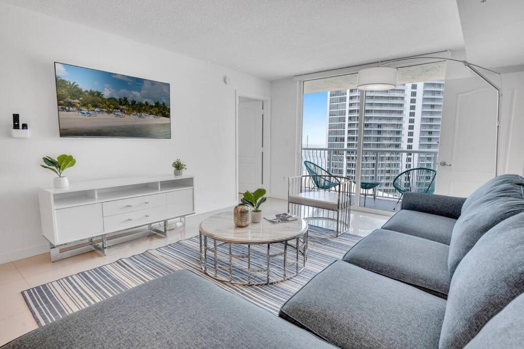 Appartement Luxurious Private Unit With Parking à Miami Extérieur photo